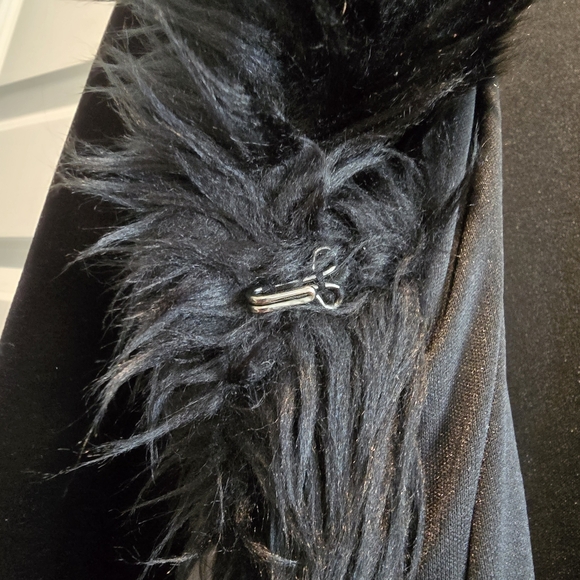 White House Black Market XS fur coat - Picture 6 of 9
